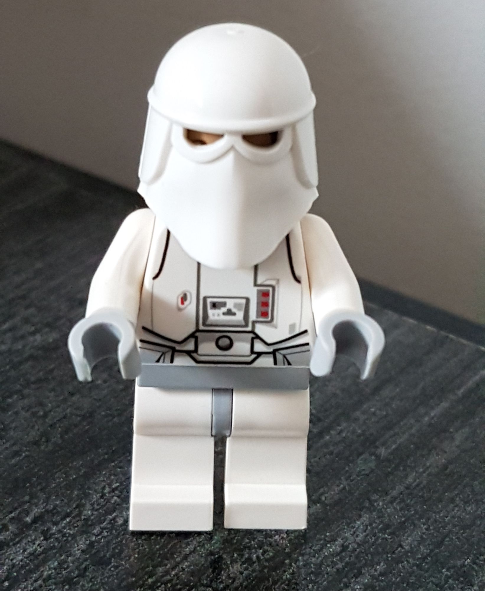 LEGO STAR WARS MINIFIG FIGURINE SNOWTROOPER ET PISTOLET BLASTER