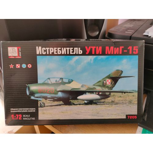 Maquette Avion 1/72 : Mig-15 Uti-Voka
