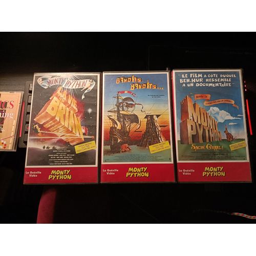 3 Vhs Des Monty Python: La Vie De Brian + Sacré Graal +Bandits Bandits