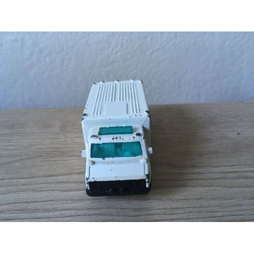 Camion Ambulance 1988-Masterbox