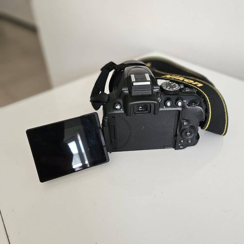 NIKON D530 24 mpix + Objectif Nikon DXVR 18-55mm + Objectif NIKON DxAF S 55-300mm 1:4. 5.6