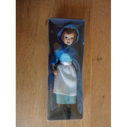 Poupée Porcelaine Disney Belle Avec Une Cape Bleue