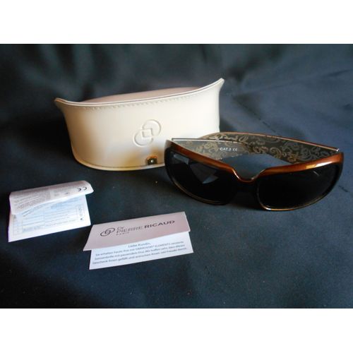 Lunettes Solaires Neuves  Femme Avec Étui