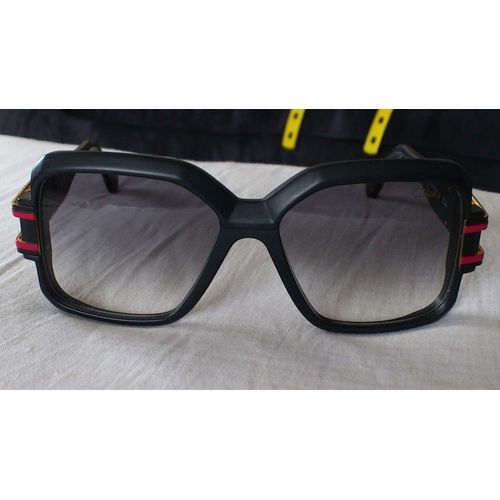 Lunette De Soleil Cazal 623/302 - T57 Noir Matte - Grey Gradient Lens