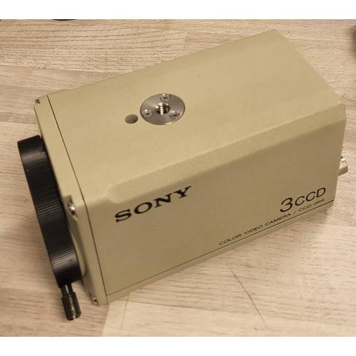 Caméra Vidéo couleur Sony 3CCD DXC-930P