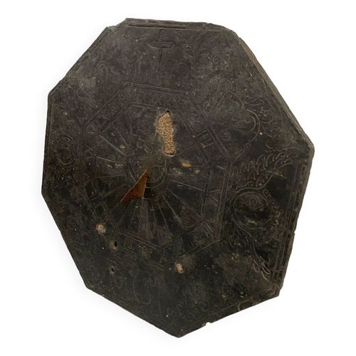 Cadran solaire du XVIIIe en ardoise dat de 1789 noir