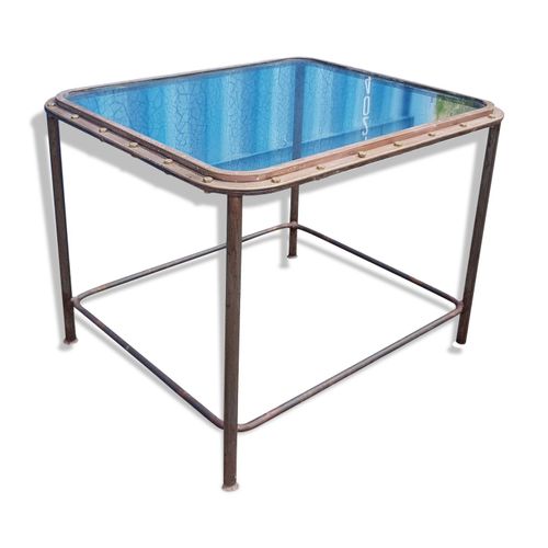 Table Avec Ancien Hublot De Bateau En  Laiton Avec Pitement En Fer  100 X 85 X 76 Cm Transparent
