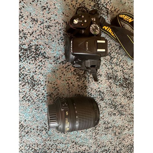 Nikon D5300 24.2 mpix + Objectif AF-S Nikkor 18-105 mm