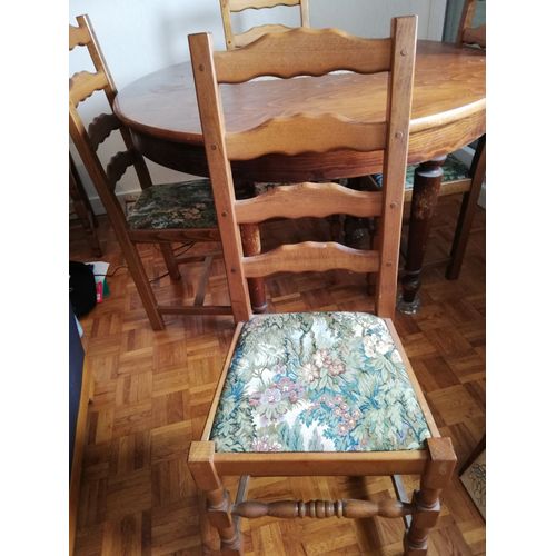 Vends Table De Salle À Manger + 6 Chaises