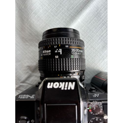 Appareil photo Nikon F401s avec objectif 35-70mm