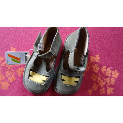 1 Paire De Chaussures Primigi - Pointure 22 - Neuves