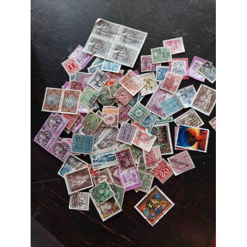 Lot De 110 Timbres D'autriche En Pochette / Lot Varie Et Sympathique
