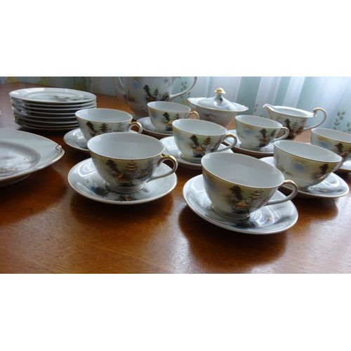 Service À Café Ou Thé En Porcelaine Du Japon.