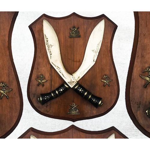 Rare & Beau Blason De 2 Sabres / Couteaux / Poignards Koukri, Cadeau Diplomatique, Xx, Original #48