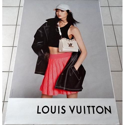 Lot - Louis Vuitton - Grand Prix de Paris Louis Vuitton - Longchamp 24 juin  1990. Affiche publicitaire. H. 50 x L. 75 cm