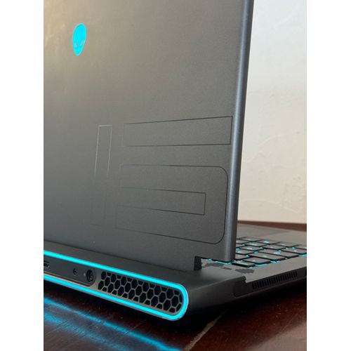 Alienware m15 R6 - 15.6" Core i7-11800H - 2.3 Ghz - Ram 32 Go - DD 512 Go