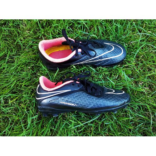 Chaussures De Foot Nike Pointure 31 Noir Et Orange