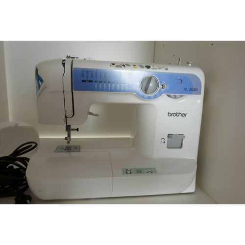 Machine à coudre Brother XL 5050
