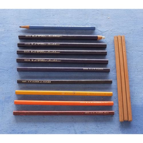 13 Crayons Anciens A. W. Faber