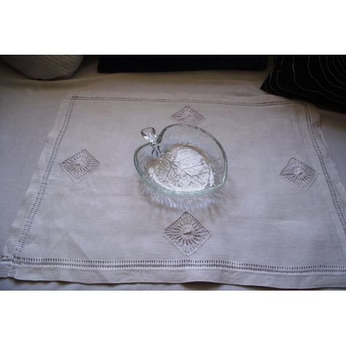 Coupelle En Forme De Feuille En Verre Longueur 18 Cm Largeur 15cm Hauteur 3.5cm