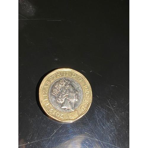 Pièce One Pound Uk 2017 En Très Bonne État.