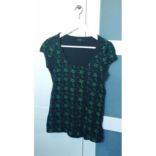 Tee-Shirt Noir Avec Motifs Verts