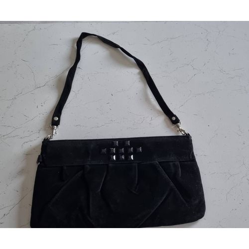 Pochette noire avec anse