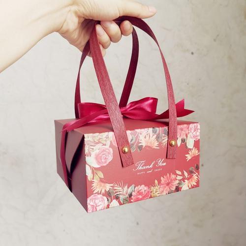 Un emballage cadeau anniversaire coloré sac de papier avec poignée - Chine  Sac cadeau anniversaire et sac de papier coloré prix