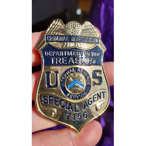 Badge Insigne Department Of The Treasury Criminal Investigation Us Special Agent 7156 Internal Revenue Service En Métal Doré Et Bleu 72 Grammes 7.5 Cm De Haut Réplique Objet De Décoration