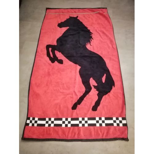 Serviette Rouge Et Noire