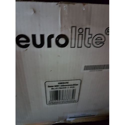 Vends machine à neige Eurolite snow 6001