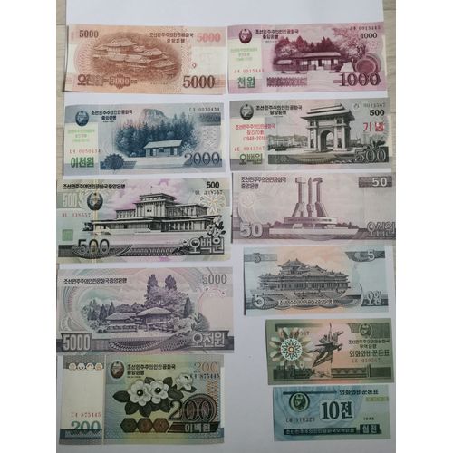 Lot De 11 Billets De Banque De Corée Du Nord
