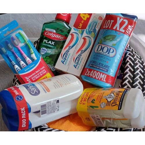 Lot De 2 Shampooing Dop  Lot De 2 Gel Douche Sanex  Lot De 4 Dentifrices  Aquafresh  Lot De 4 Brosses À Dents  Colgate  1 Bain De Bouche Colgate  Lot De 2 Gel Douche Petit Masseillais 
