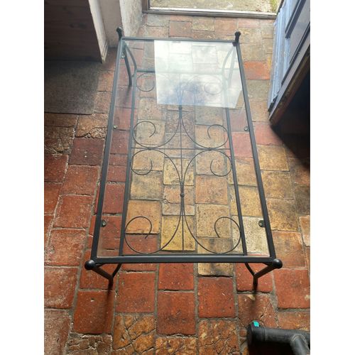 Table En Fer Forgé Noir Et Plaque De Verre
