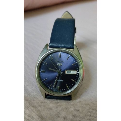 Montre Seiko Automatique 5 Lunette Date Et Jour Fond Bleu