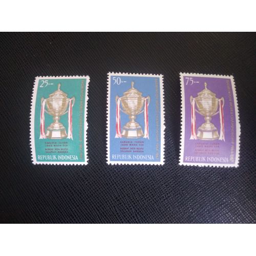 Timbre Indonesie Yt 392 A 394 Série: Championnats Du Monde De Badminton De La Coupe Thomas 1964 ( 030606 )