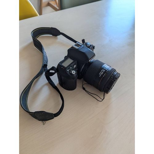 Nikon F80 noir / objectif 28 - 105 mm avec cache et sangle