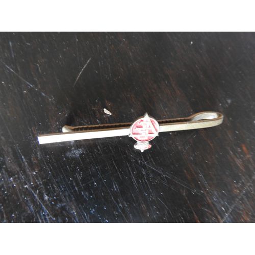 Broche Ancienne Avec Couronne Royale