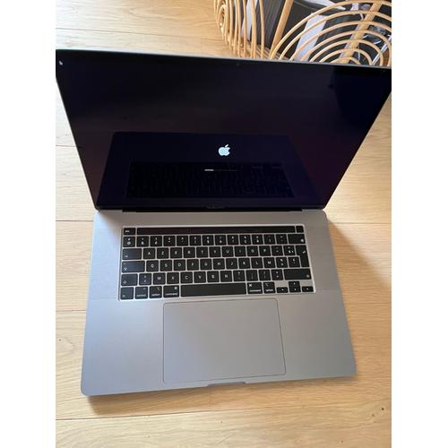 Apple MacBook Pro with Touch Bar MVVJ2LL/A - Fin 2019 - Core i7 16 Go RAM 512 Go SSD Gris QWERTY