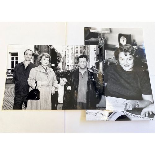 Tout Le Monde N'a Pas Eu La Chance D'avoir Des Parents Communistes - Jeu De 2 Photos De Presse Argentique - Format 13x18 Cm - De Jean-Jacques Zilbermann Avec Josiane Balasko, Bénichou, Dérec - 1993 #
