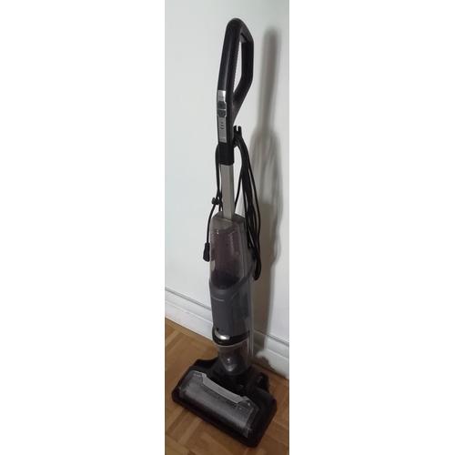 Aspirateur balai 3-en-1 SHBR 560 B1 SILVERCREST essuyer, aspirer et sécher en une seule opération  ??