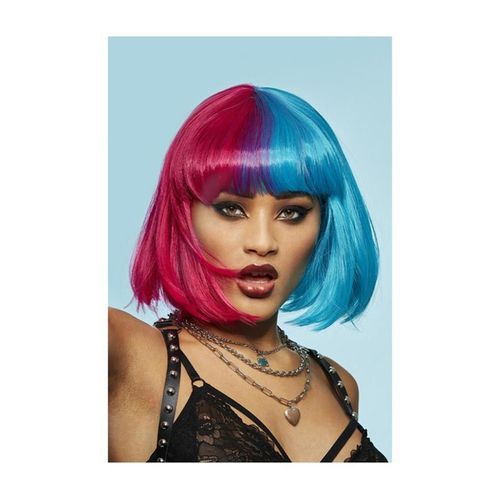 Glamorous Bleu Avec Perruque Rouge Avec Une Frange