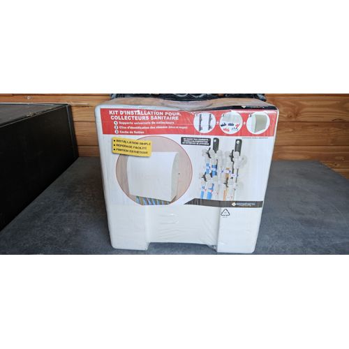 Kit d'installation pour collecteur sanitaire