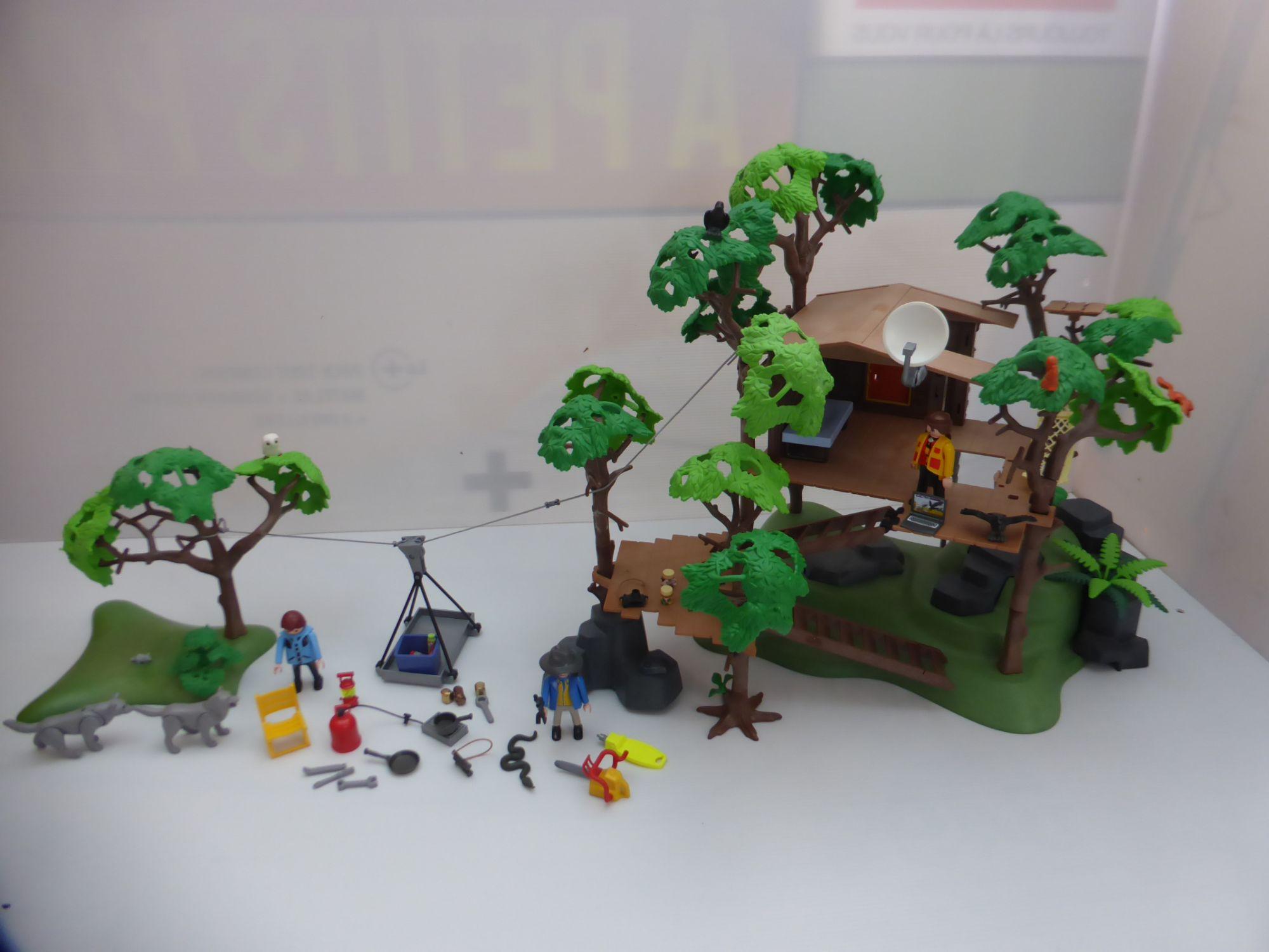 Playmobil Maison dans les Arbres Aventuriers Forêts Loups