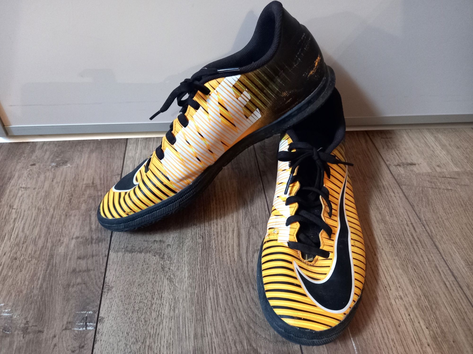 Chaussures De Football Futsal Adulte Mercurial Noir Et Orange Nike