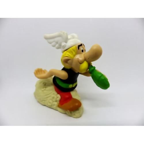 Figurine Astérix Sur Un Nuage - Astérix Et Obélix - Goscinny Et Uderzo - Mcdonald's Happy Meal - 2007 - 7x7 Cm