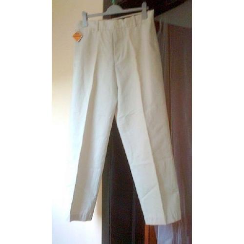 Pantalon Beige Ou Écru, Marque : Dockers, Neuf Et Étiqueté, T. M (41 Cm À La Taille)