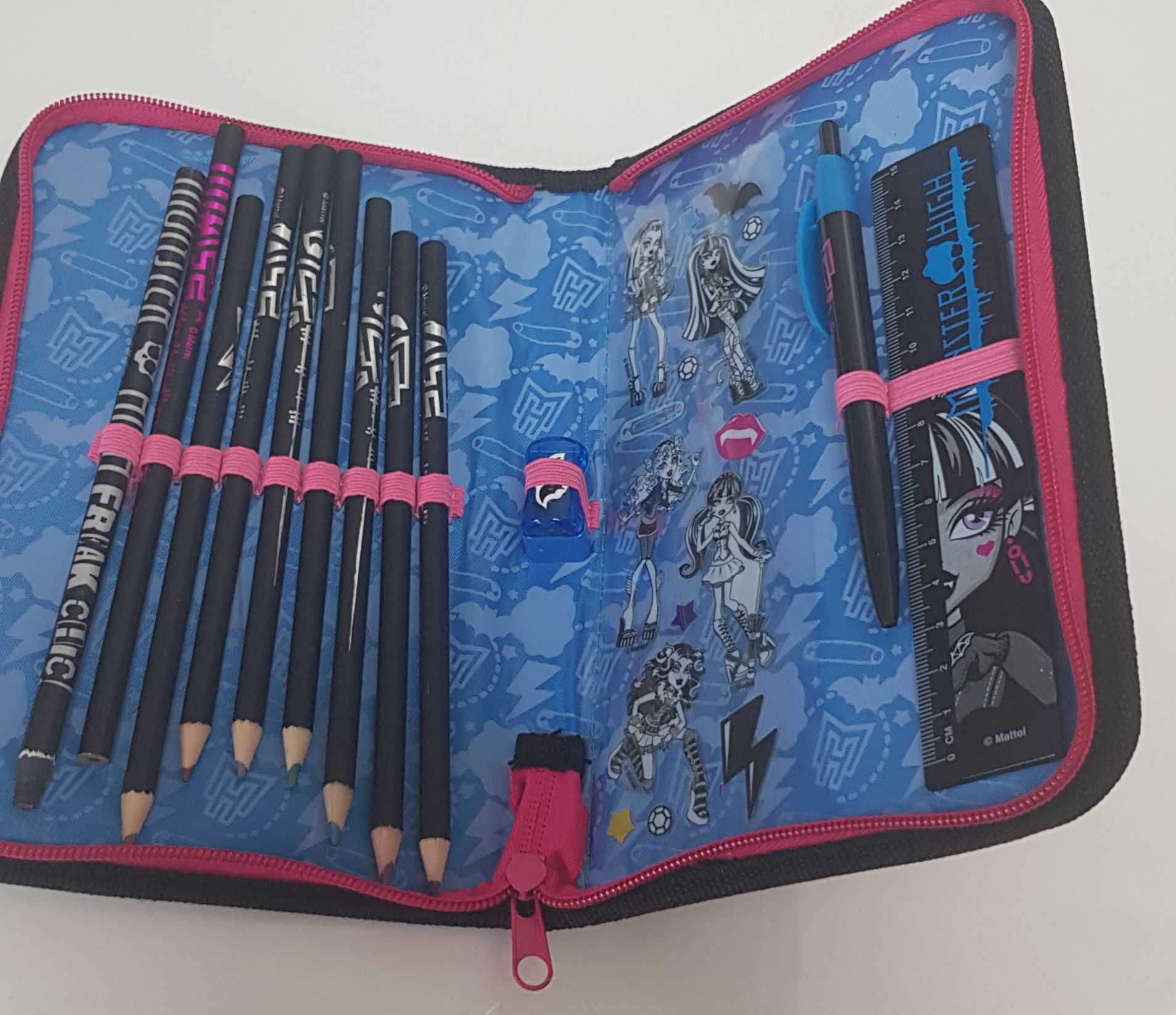 TROUSSE SCOLAIRE GARNIE / MONSTER HIGH / TYPE PLUMIER / NEUF AVEC ETIQUETTE D ORIGINE / MATTEL