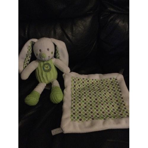 Peluche Lapin Vert Et Blanc Little Hug Avec Son Mouchoir A Points Vert Et Noir Nicotoys