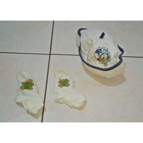 Lot Chapeau Baby Donald Taille 47 .. Et Chaussettes